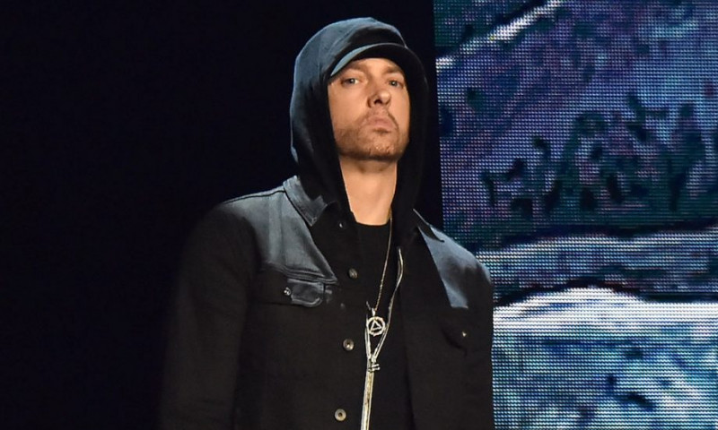 Eminem-920x584.jpg