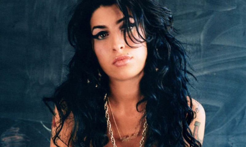 Pregateste-te sa vezi filmul despre viata legendarei Amy Winehouse