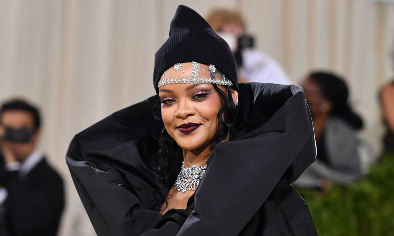 Rihanna promite muzica noua in curand! Oare e pe bune de data asta?