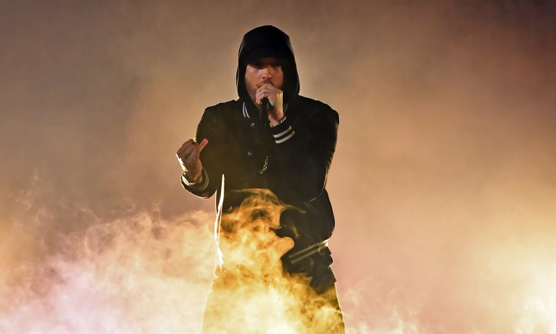 Eminem, huiduit pe scena inainte de faima(video)