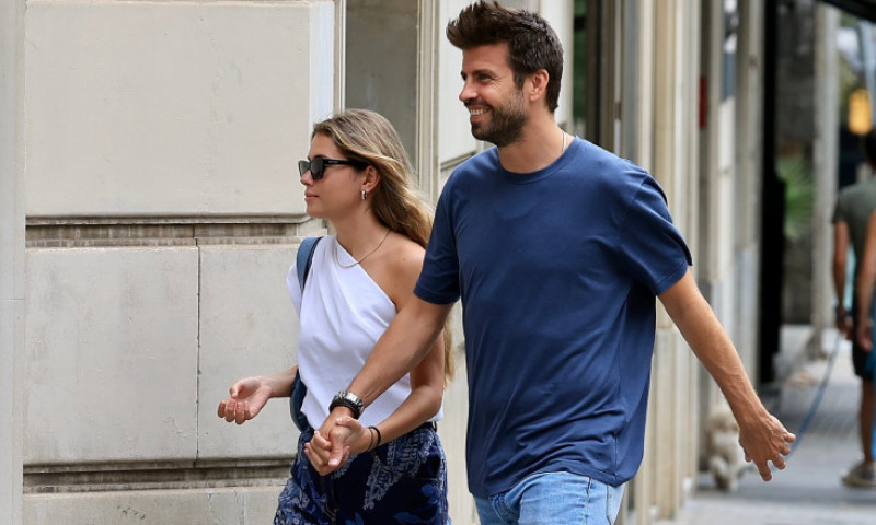 Pique de mana cu Clara Chia, in Barcelona, dupa ce aceasta s-ar fi mutat in casa unde a locuit si Shakira