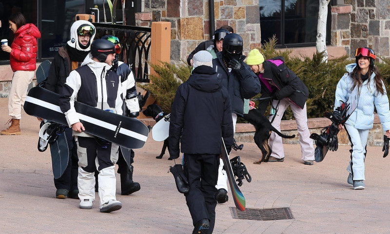 *EXCLUSIVE* Newly single Kendall Jenner snowboards with Justin Bieber, Nina Dobrev, and Shaun White