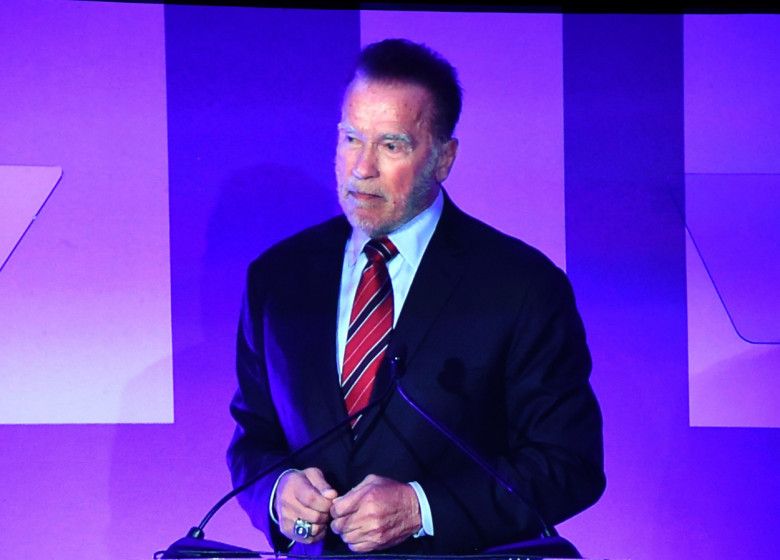 Holocaust Museum LA Honors Arnold Schwarzenegger With First Award Of Courage