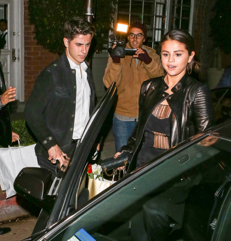 Newly single Selena Gomez dinner date with former co-star David Henrie