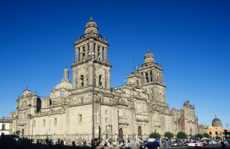 Metropolitan cathedral zocalo mexico