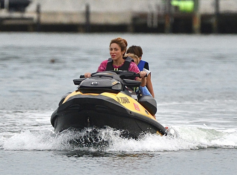 *PREMIUM-EXCLUSIVE* STRICTLY NOT AVAILABLE FOR ONLINE USAGE UNTIL 00:55 AM UK TIME ON 18/08/2023 - MUST CALL FOR PRICING BEFORE USAGE -  The Colombian Singer Shakira treats her kids to a jet ski ride during sunset after their first day back at school ou