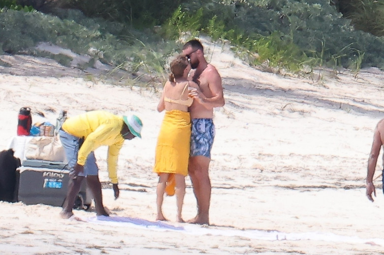 *PREMIUM-EXCLUSIVE* Taylor Swift and Travis Kelce live out their Wildest Dreams during first romantic beach getaway together!