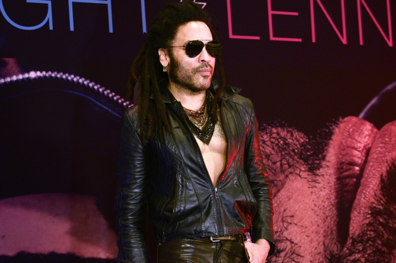 LENNY KRAVITZ arrives in Mexico with ''Blue electric light''