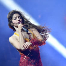Shakira, show incendiar la Coachella. Artista a purtat o rochie scurta in culorile focului