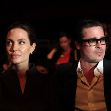 Angelina Jolie sustine ca Brad Pitt ar fi agresat-o inainte de incidentul din avion din 2016. 