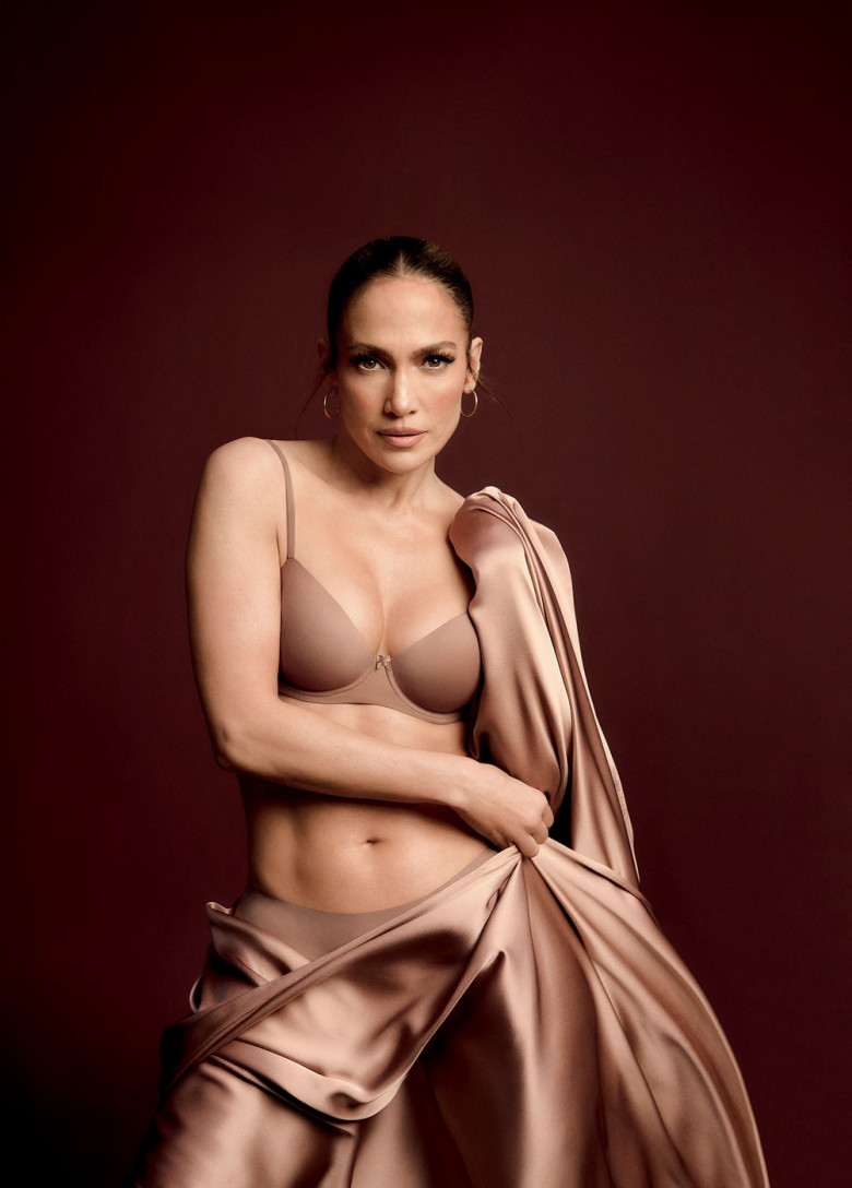 Jennifer Lopez introduces Intimissimi’s New Silk Effect Intimates lingerie collection