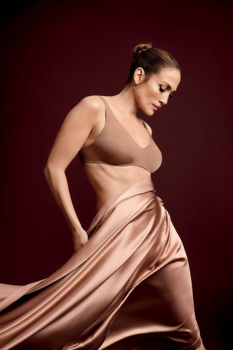 Jennifer Lopez introduces Intimissimi’s New Silk Effect Intimates lingerie collection