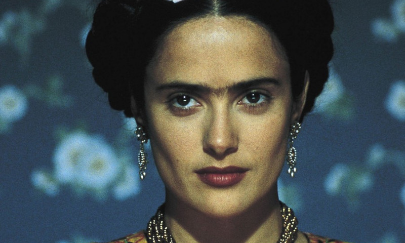 (VIDEO) Salma Hayek, imbracata in Frida Kahlo, a urcat pe scena alaturi de Madonna in timpul concertului din Mexic