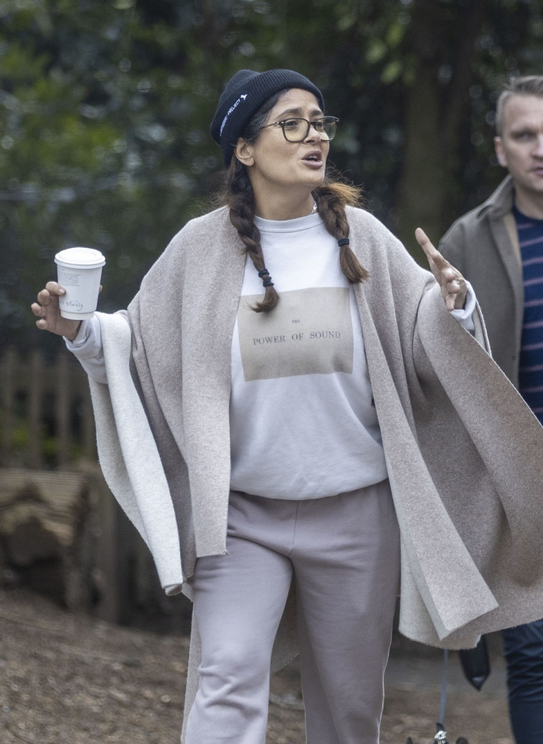 Exclusive - Salma Hayek and a friend taking a leisurely stroll with her dogs in Hampstead Heath, London, UK - 05 Apr 2022