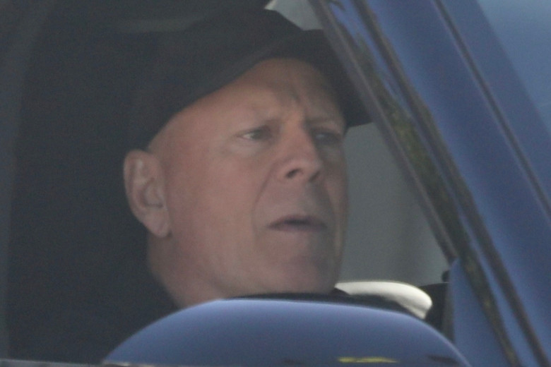 *EXCLUSIVE* Bruce Willis cruising around after spending Thanksgiving with his family