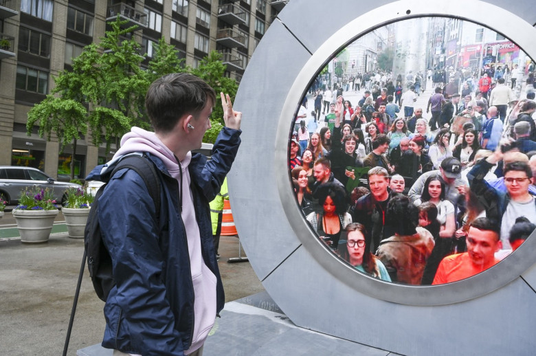 New Yorkers Connect With Loved Ones From Dublin Through "Portal" In Manhattan - 12 May 2024