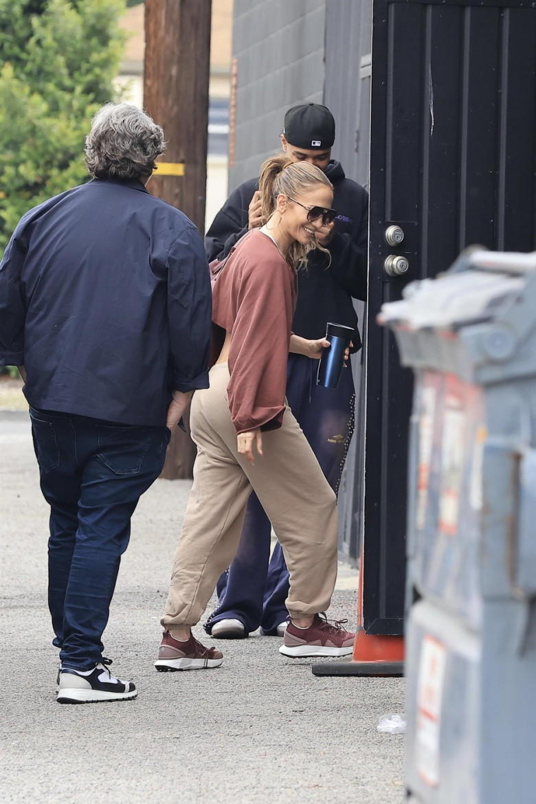 *EXCLUSIVE* Jennifer Lopez beams while arriving at the dance studio with her crew