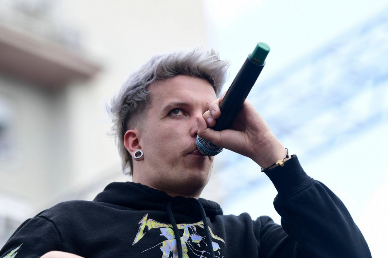 Zagreb, Croatia, 120524. The fans welcome musician Baby Lasagna after returning from Malmo, where he won second place at the Eurovision Song Contest at the main Ban Jelacic Square. Photo: Ivana Grgic / CROPIX Copyright: xxIvanaxGrgicx/xCROPIXx ig_docek_la