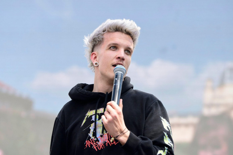 Zagreb, Croatia, 120524. The fans welcome musician Baby Lasagna after returning from Malmo, where he won second place at the Eurovision Song Contest at the main Ban Jelacic Square. Photo: Ivana Grgic / CROPIX Copyright: xxIvanaxGrgicx/xCROPIXx ig_docek_la