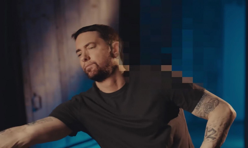 Eminem anunta primul single de pe albumul „The Death of Slim Shady (Coup De Grâce)”. 