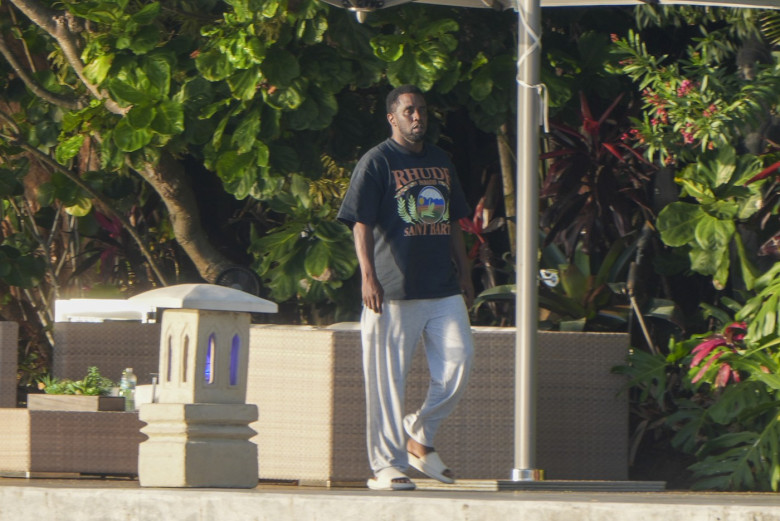 EXCLUSIVE: Sean 'Diddy' Combs Takes A Leisurely Stroll On Star Island, Miami - 23 Apr 2024