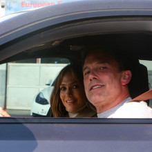 (FOTO) Jennifer Lopez si Ben Affleck, prima aparitie impreuna dupa zvonurile divortului. Vezi cum au fost surprinsi cei doi