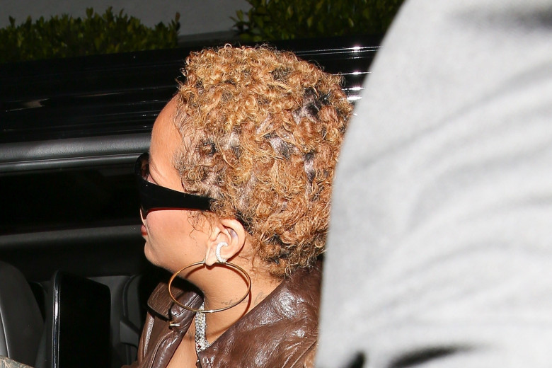 *EXCLUSIVE* Rihanna shows off her new short haircut as she exits Giorgio Baldi after dinner