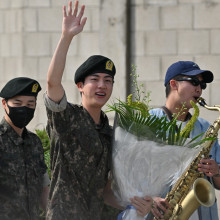 Jin, din celebra trupa K-pop BTS, si-a finalizat serviciul militar obligatoriu in Coreea de Sud