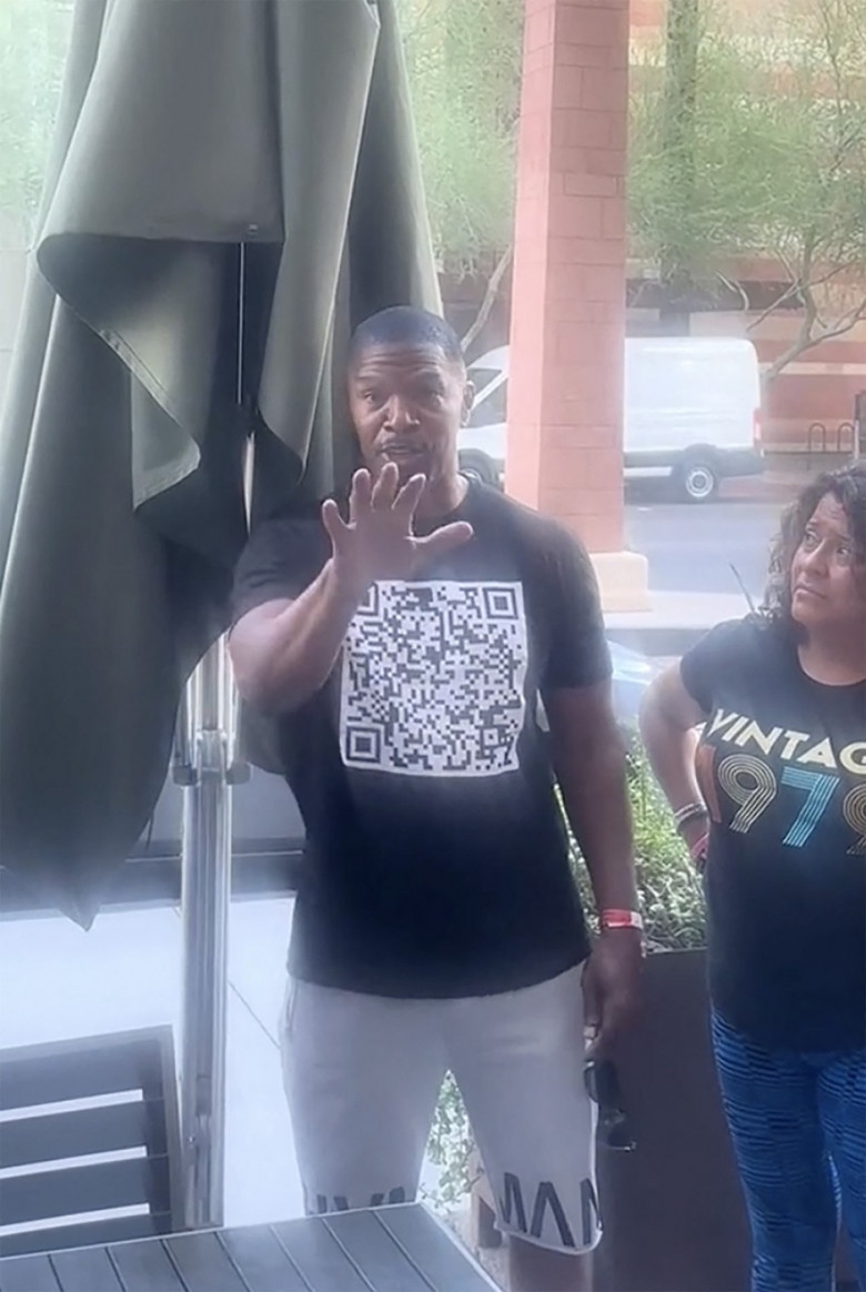 Jamie Foxx reveals details around  his mysterious 2023 medical emergency as he chats with fans in Arizona.