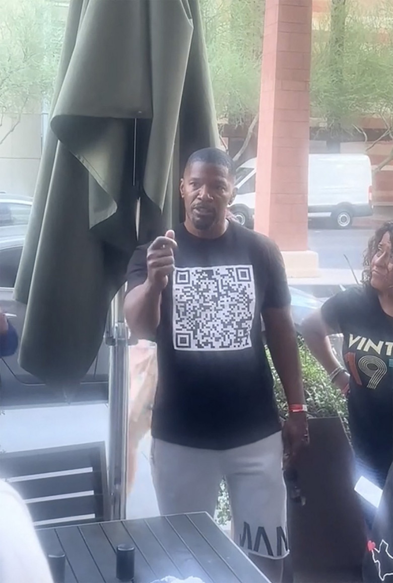 Jamie Foxx reveals details around  his mysterious 2023 medical emergency as he chats with fans in Arizona.