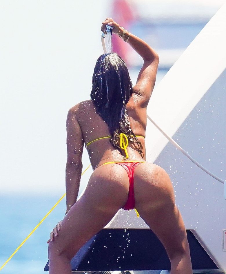 *PREMIUM-EXCLUSIVE* *MUST CALL FOR PRICING* The "Queen of Brazilian Pop", Anitta showcases her sensational physique during a sweltering hot day on her holidays in St Tropez.*PICTURES TAKEN ON 16/07/2024*