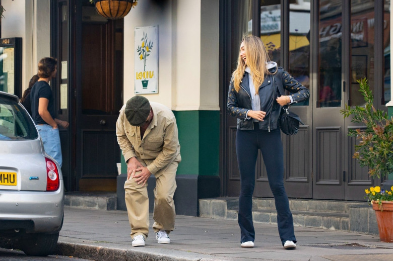 *PREMIUM-EXCLUSIVE* MUST CALL FOR PRICING BEFORE USAGE  - WEB EMBARGO UNTIL 13.45PM UK TIME (8.45 am ET/5.45 am PST) ON 4th JULY 2024 - Scottish actor Gerard Butler, 54, spotted cosying up to stunning Sports Illustrated model, 29-year-old Penny Lane in L