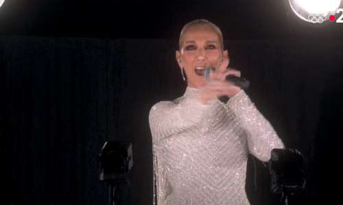 Celine Dion chante depuis le premier étage de la Tour Eiffel, L’hymne à l’amour, d’Édith Piaf - Cérémonie d'ouverture des Jeux Olympique (JO) de Paris 2024