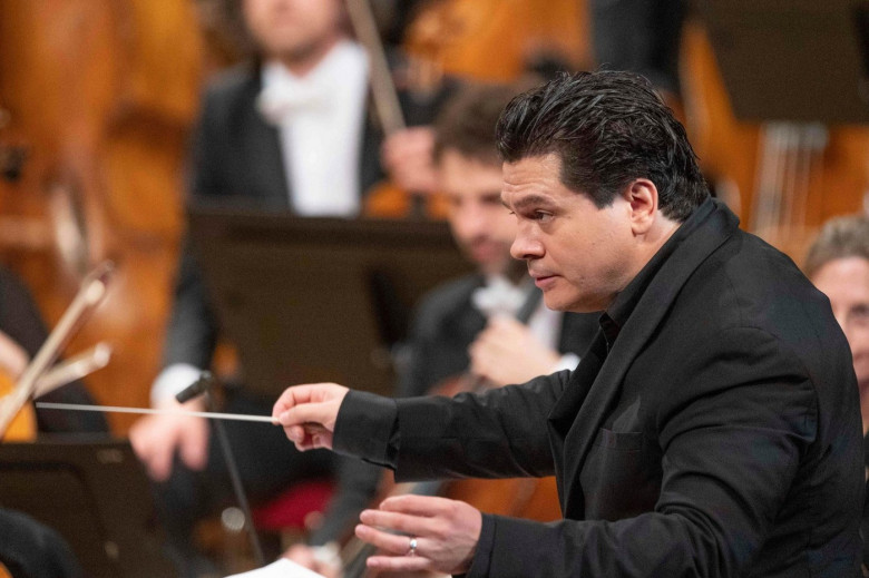 Cologne, Deutschland. 28th Oct, 2022. Cristian MACELARU, ROM, musician, chief conductor, conducts the WDR Symphony Orchestra, anniversary concert on the occasion of the 75th anniversary of the WDR Symphony Orchestra and WDR Radio Choir, October 28th, 2022