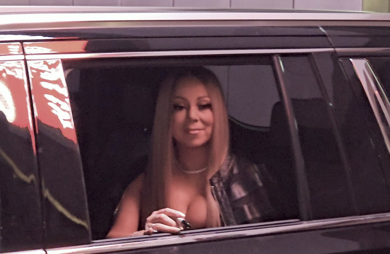 EXCLUSIVE: Mariah Carey Is Seen Signing Autographs After Her Concert At The Dolby Live Theatre In Las Vegas, Nevada - 31 Jul 2024