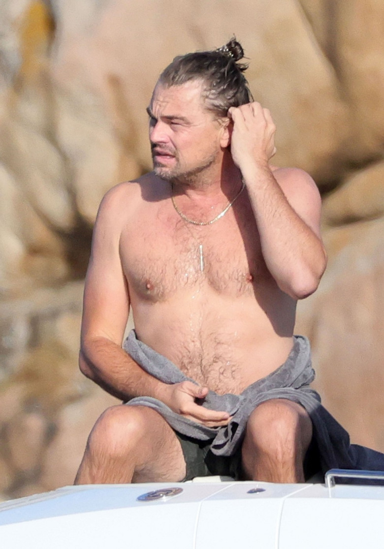 *PREMIUM-EXCLUSIVE* *MUST CALL FOR PRICING* Leonardo DiCaprio suffers a jellyfish bite while at sea with his girlfriend Vittoria Ceretti and a host of celebrity friends aboard a yacht in Sardinia.