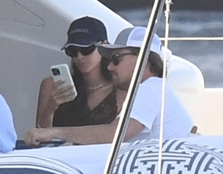 *PREMIUM-EXCLUSIVE* *MUST CALL FOR PRICING* Leonardo DiCaprio suffers a jellyfish bite while at sea with his girlfriend Vittoria Ceretti and a host of celebrity friends aboard a yacht in Sardinia.