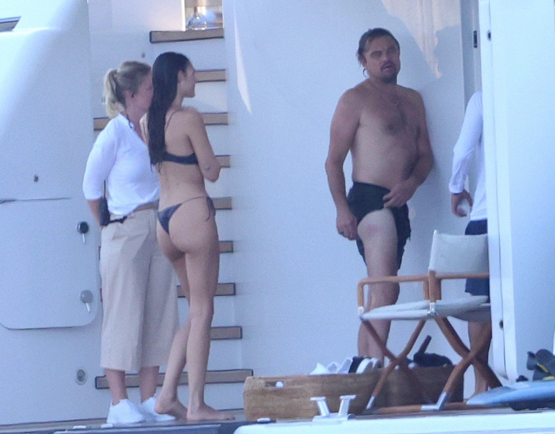 *PREMIUM-EXCLUSIVE* *MUST CALL FOR PRICING* Leonardo DiCaprio suffers a jellyfish bite while at sea with his girlfriend Vittoria Ceretti and a host of celebrity friends aboard a yacht in Sardinia.