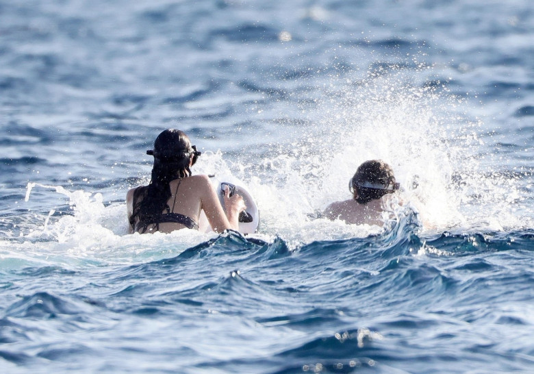 *PREMIUM-EXCLUSIVE* *MUST CALL FOR PRICING* Leonardo DiCaprio suffers a jellyfish bite while at sea with his girlfriend Vittoria Ceretti and a host of celebrity friends aboard a yacht in Sardinia.