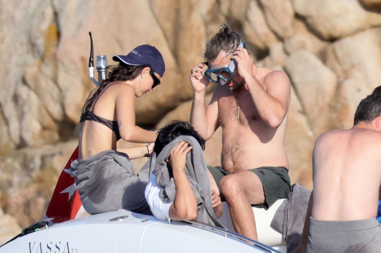 *PREMIUM-EXCLUSIVE* *MUST CALL FOR PRICING* Leonardo DiCaprio suffers a jellyfish bite while at sea with his girlfriend Vittoria Ceretti and a host of celebrity friends aboard a yacht in Sardinia.