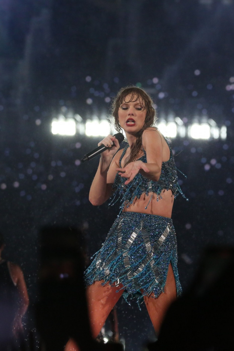 *EXCLUSIVE* Taylor Swift performs her last show at the Engenhao stadium