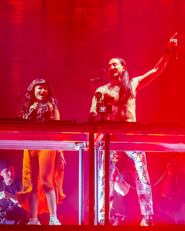 Irina-Rimes-Steve-Aoki-Untold (9)