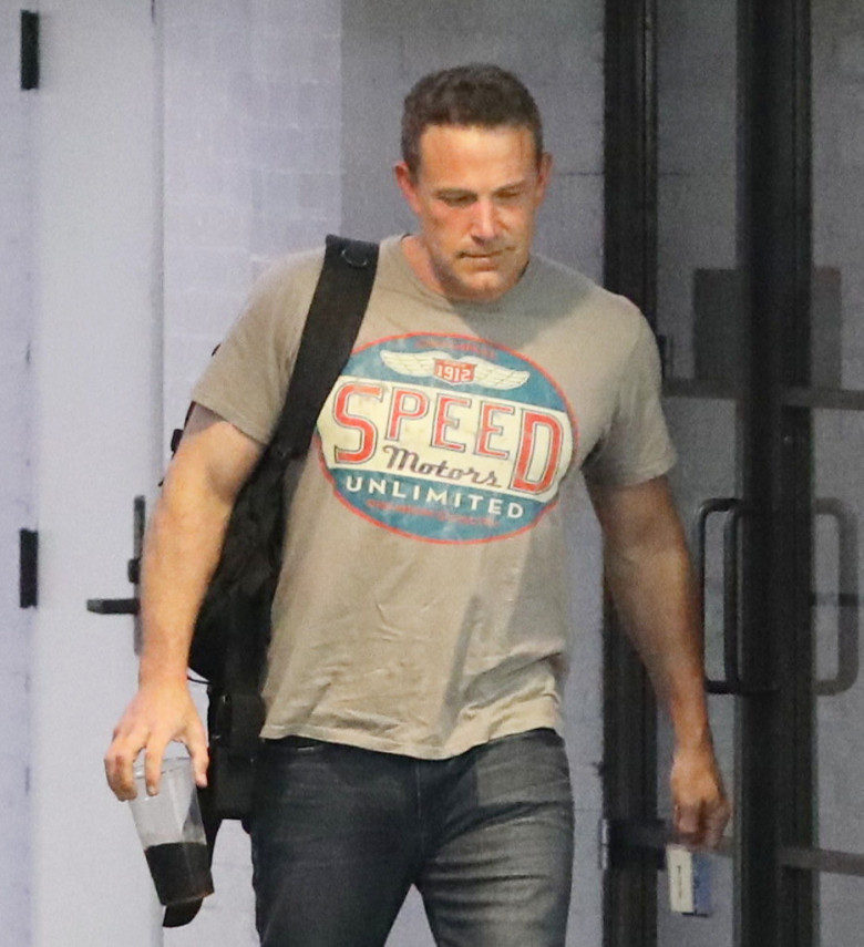 PREMIUM EXCLUSIVE Ben Affleck Hits The Office Looking 10 Years Younger