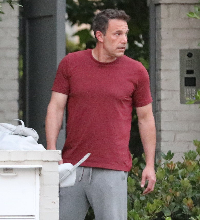 PREMIUM EXCLUSIVE Ben Affleck was wearing NO RING during the week end