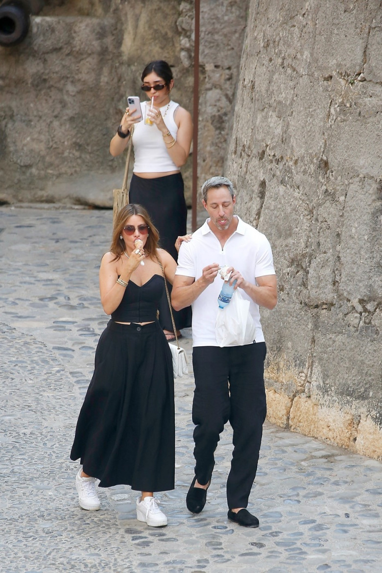 *EXCLUSIVE* Sofia Vergara and Justin Saliman enjoy a holiday with family and friends in the South of France