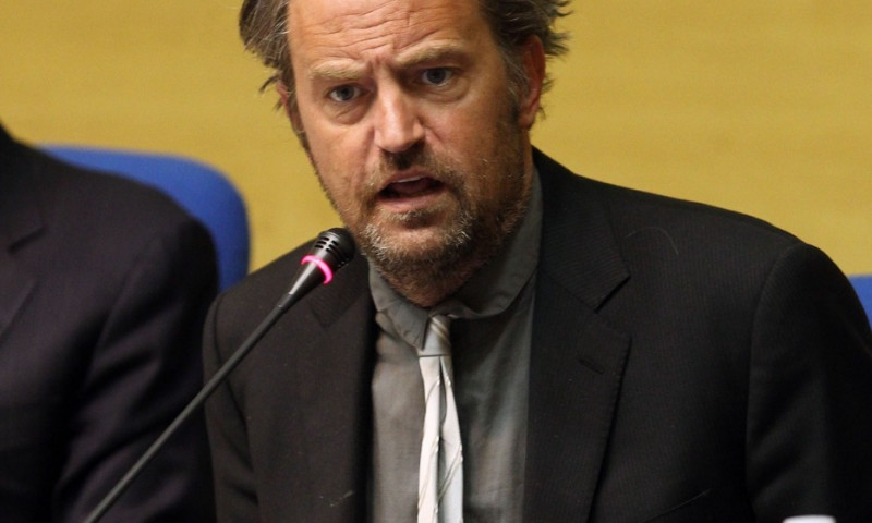 Cinci persoane au fost arestate in cazul mortii actorului Matthew Perry