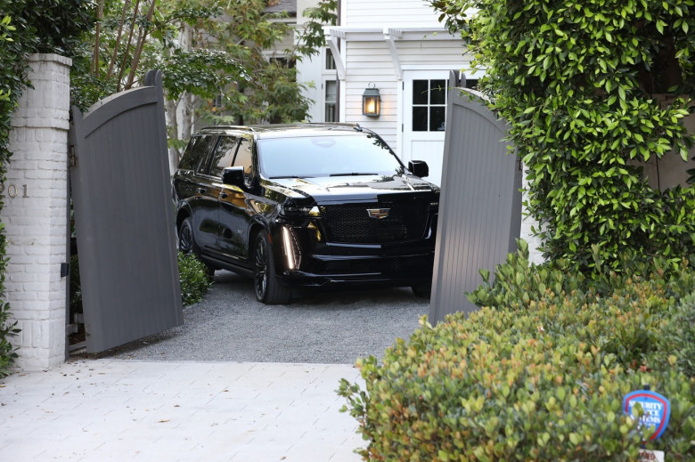 Jennifer Lopez Makes A Quick Birthday Stop at Ben Affleck’s Brentwood Home