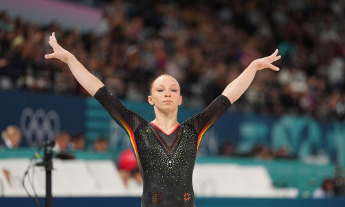 Paris, France. 1 January, 2024.  Ana Barbosu (Romania) competes during the balance beam  at Bercy Arena, Paris, France. Credit: Ulrik Pedersen/Alamy