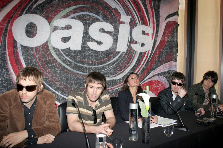 Oasis returns! File images from 2002 to 2005