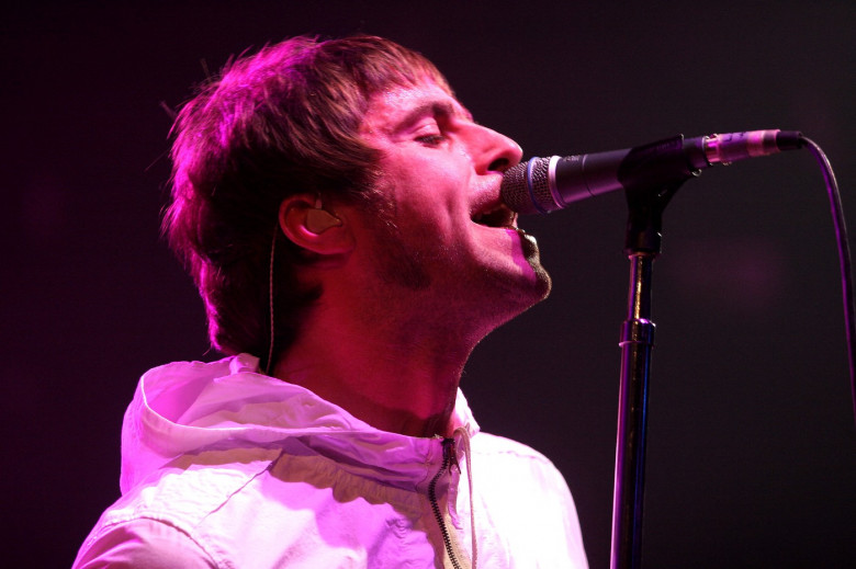 Oasis returns! File images from 2002 to 2005